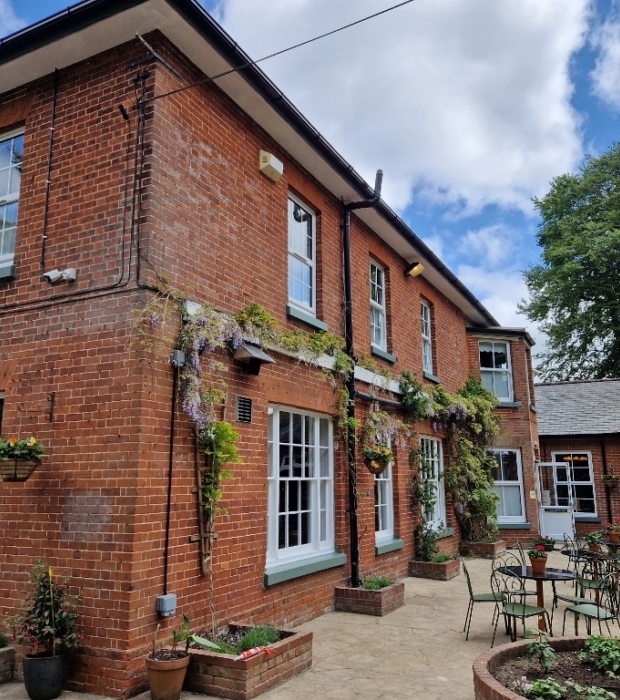 Lodge front corner 1024x768